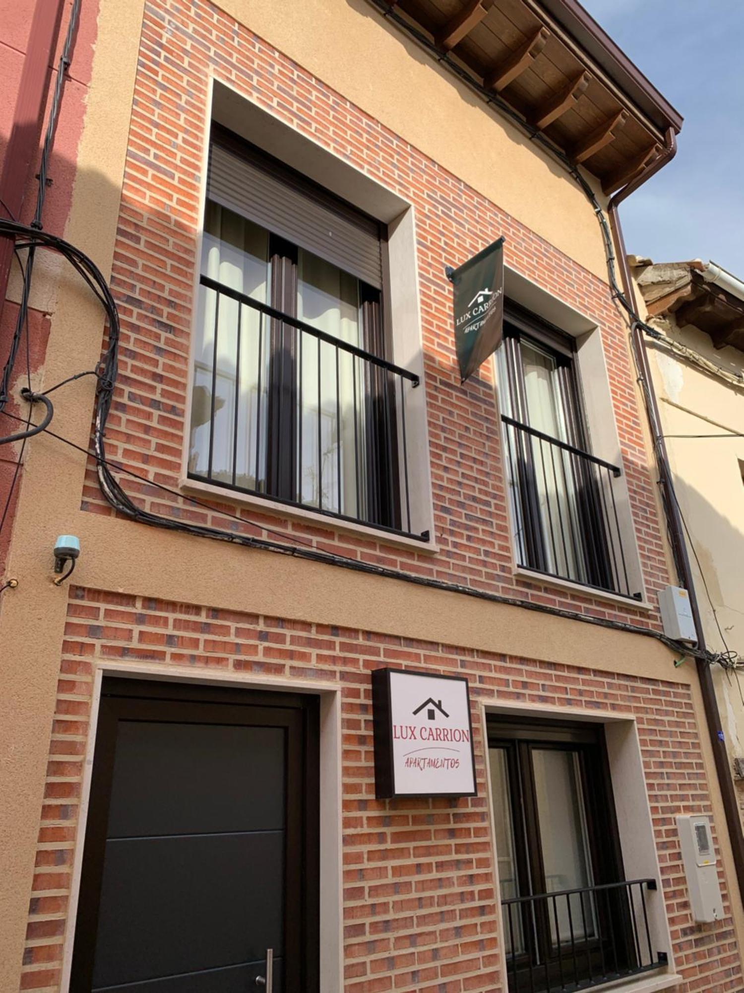 Apartamentos Lux Carrion Carrion De Los Condes Exterior photo