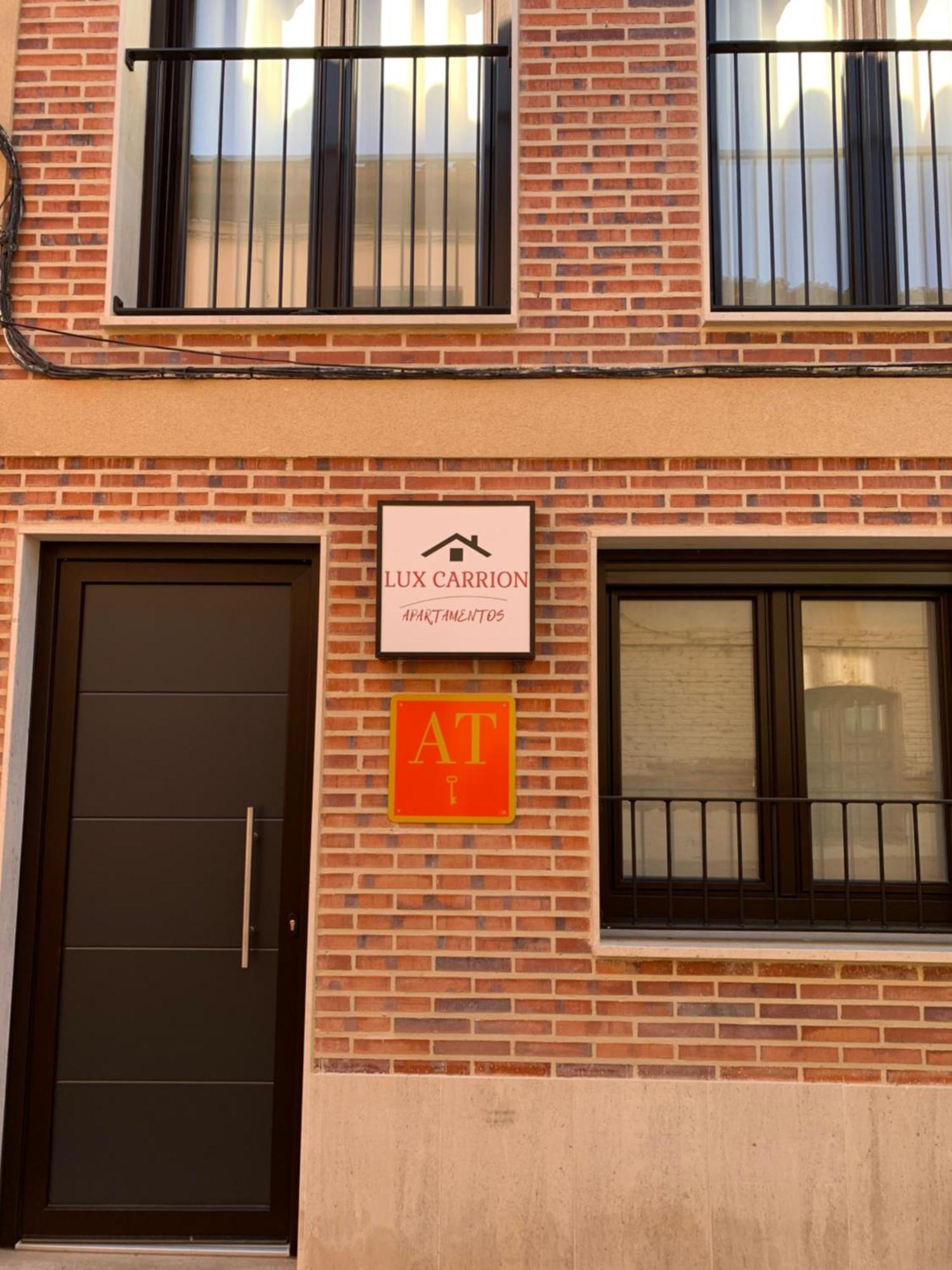 Apartamentos Lux Carrion Carrion De Los Condes Exterior photo